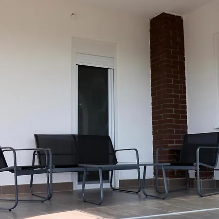 Summer House - Adonis