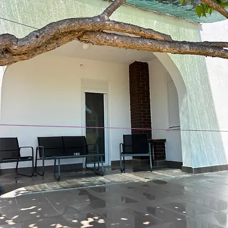 Summer House - Adonis