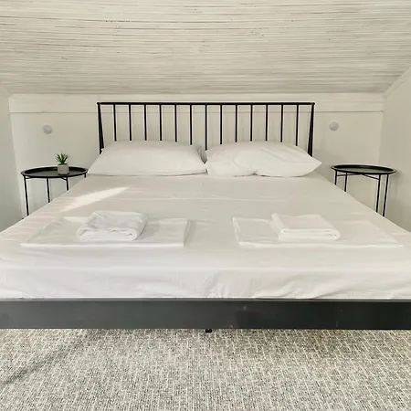 Summer House - Adonis 펜션